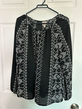 Como Vintage Black and White Geometric Blouse
